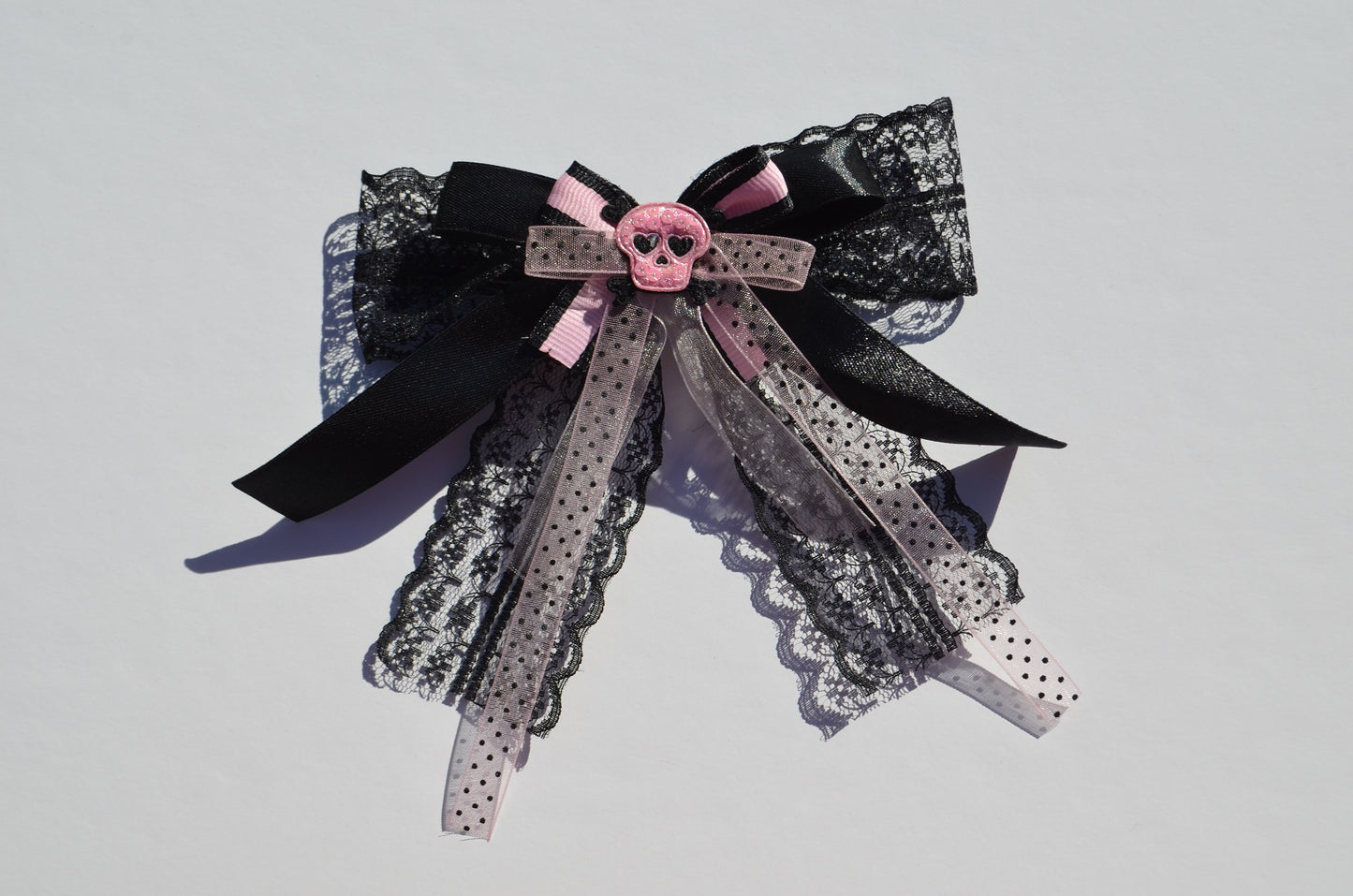 Glamorous Gift Bow - Skull & Burlesque