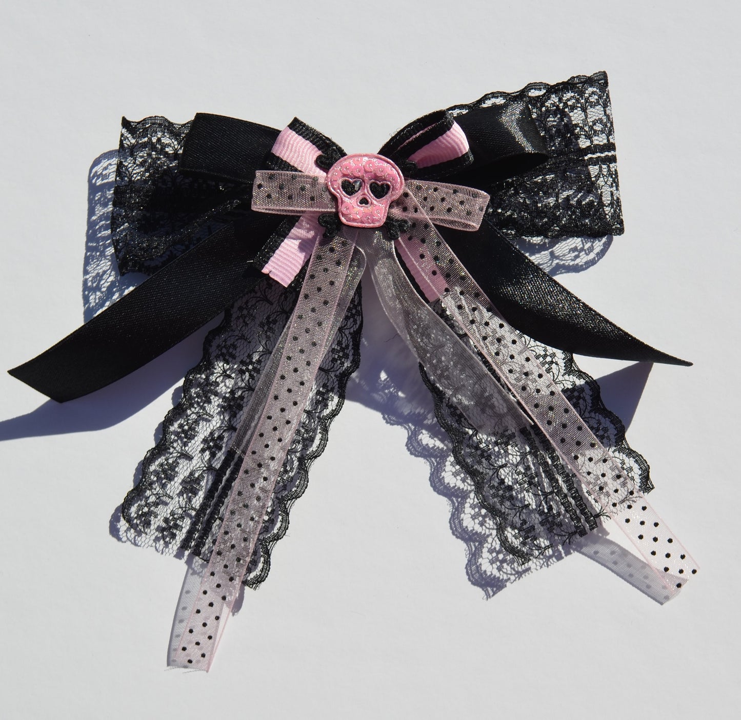 Glamorous Gift Bow - Skull & Burlesque