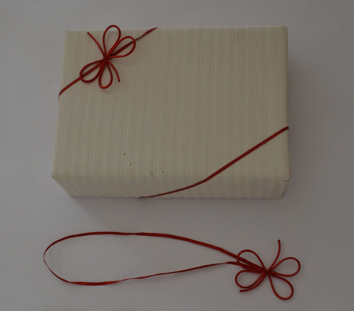 Elastic Loop Bow in Red - Available in two sizes