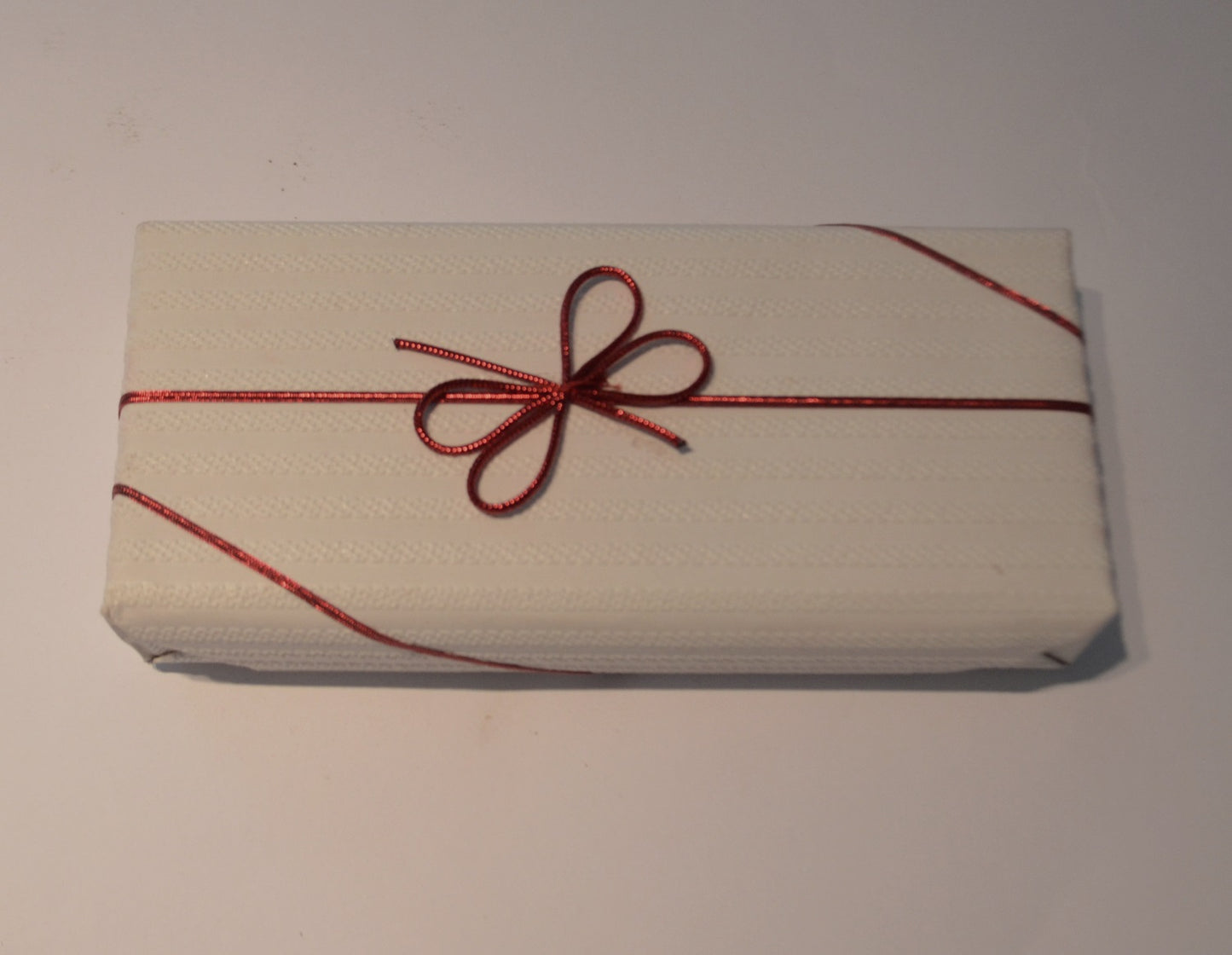 Elastic Loop Bow in Red - Available in two sizes